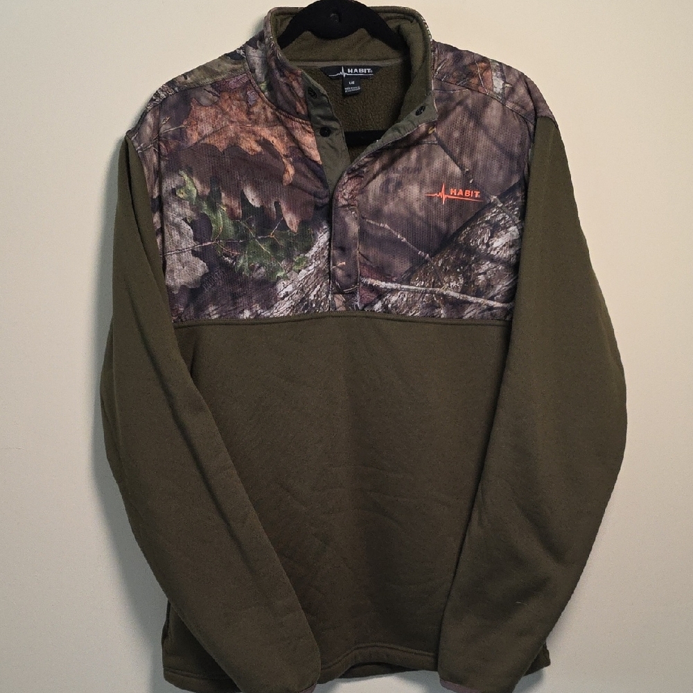 Men's Green and Camouflage Sweatshirt